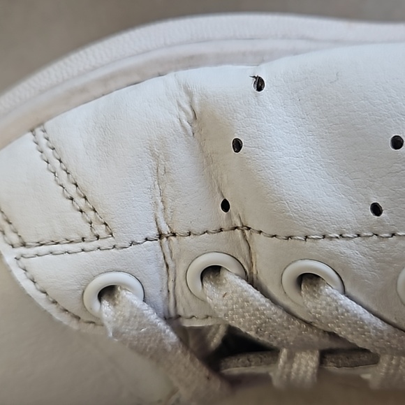 Adidas Stan Smith Sneakers - Picture 9 of 12